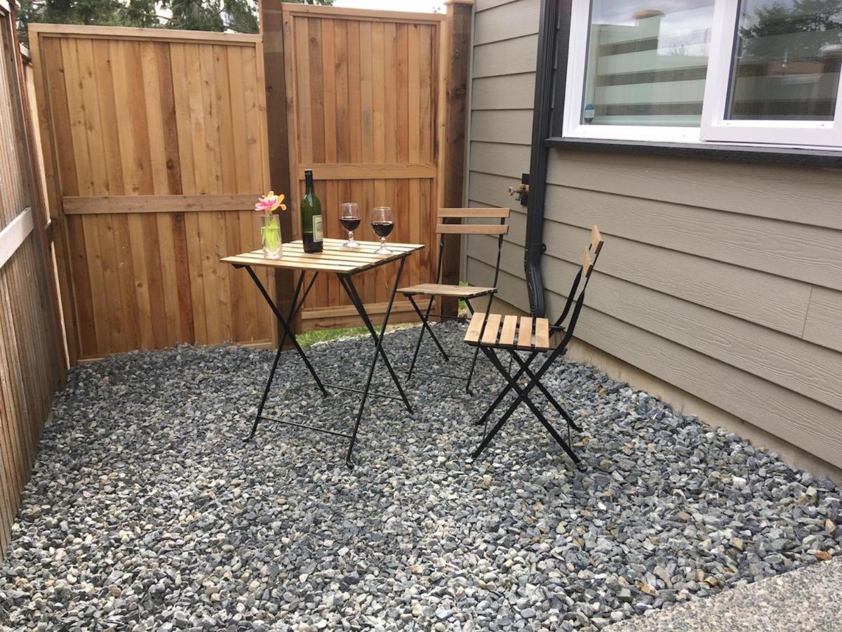Mollys Cottage-The Suite On Vancouver Island Near Yyj Airport And The Wa And Bc Ferries North Saanich Dış mekan fotoğraf