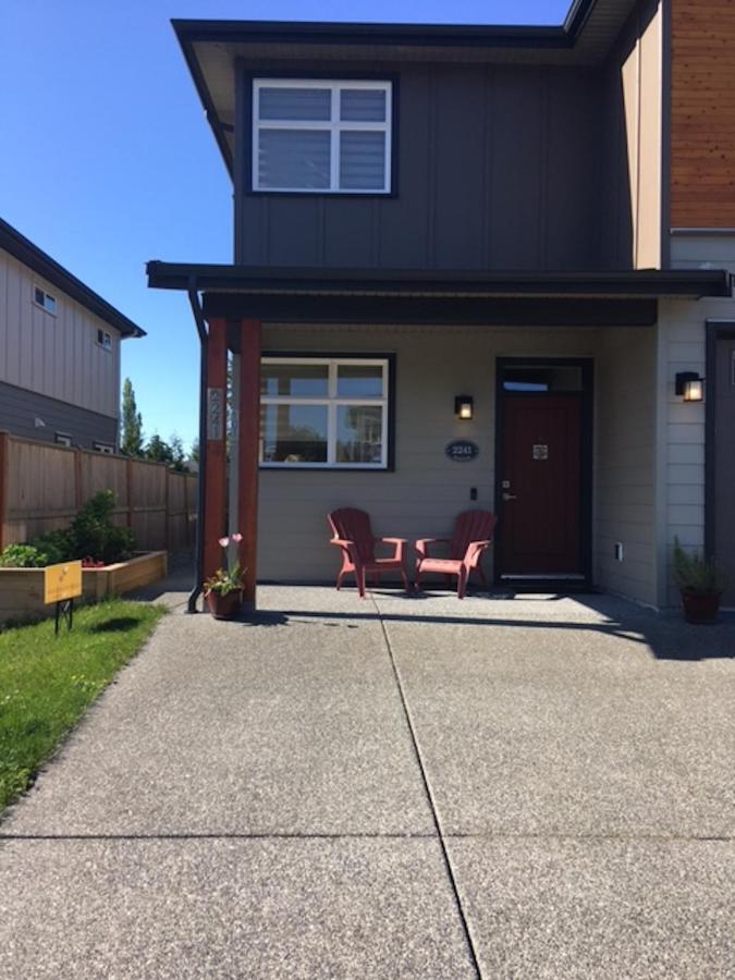 Mollys Cottage-The Suite On Vancouver Island Near Yyj Airport And The Wa And Bc Ferries North Saanich Dış mekan fotoğraf