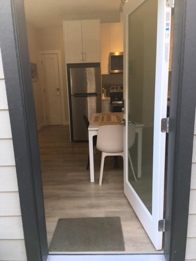 Mollys Cottage-The Suite On Vancouver Island Near Yyj Airport And The Wa And Bc Ferries North Saanich Dış mekan fotoğraf